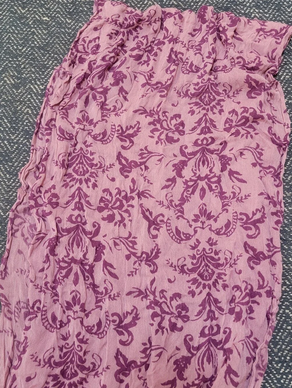 N/A pink paisley